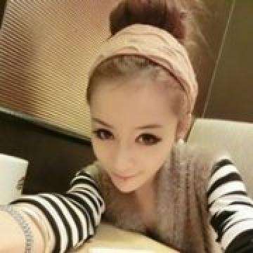 章子怡晒两个女儿照片，网友：大女儿和私下差别太大